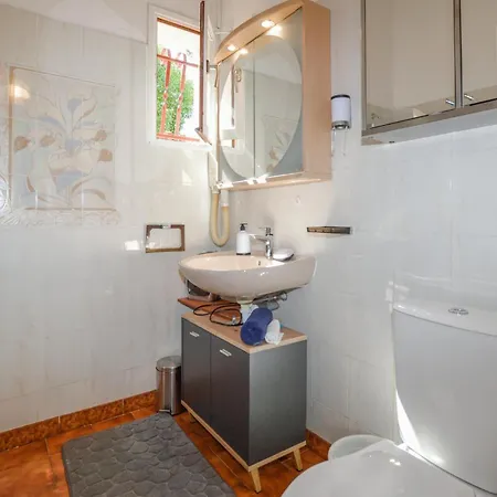 2 Bedroom Awesome In 別荘 Albitreccia