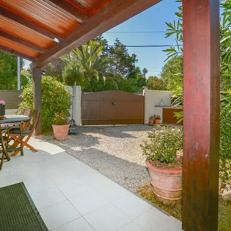 2 Bedroom Awesome In Hébergement de vacances Albitreccia